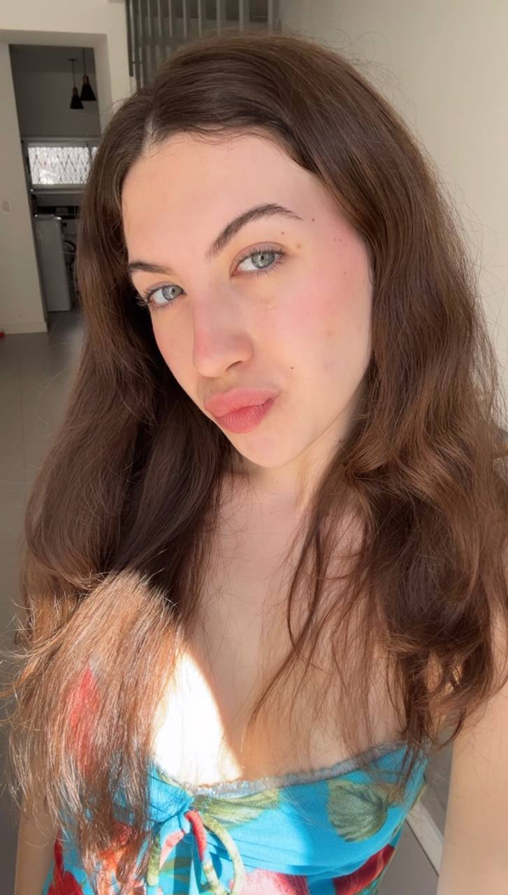 Nude girl Amber in Guangzhou