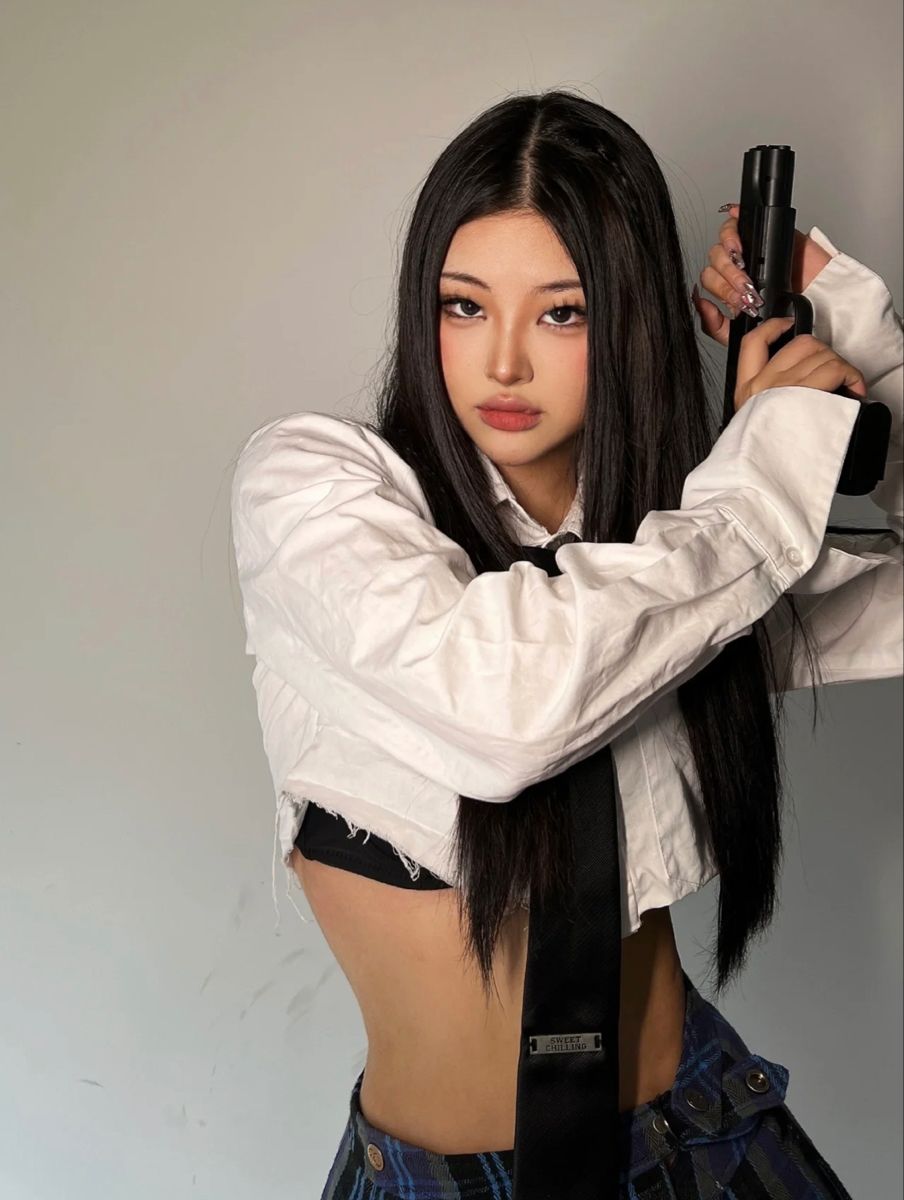 A cozy shot with Sassy girls — straight from Guangzhou