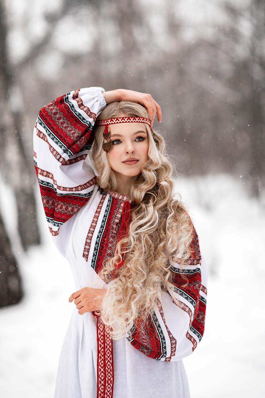 Slavic girls’s look of the day — catch her live in Guangzhou