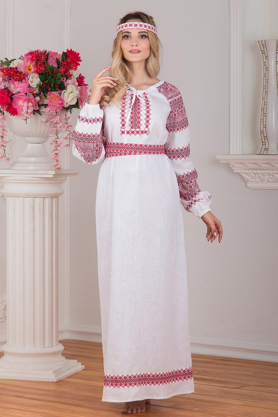 A playful frame from Women in Slavic costumes — online in Guangzhou