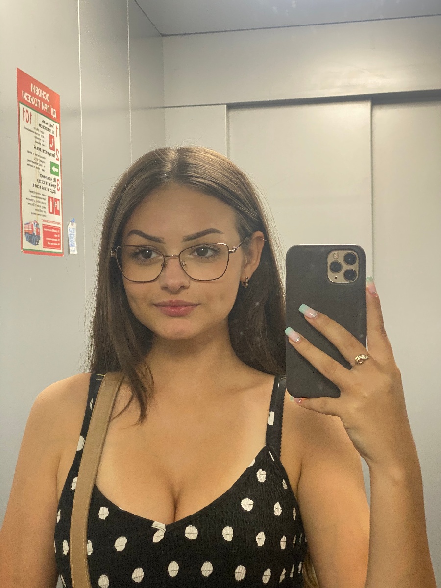 Sexy model Stacy in Guangzhou