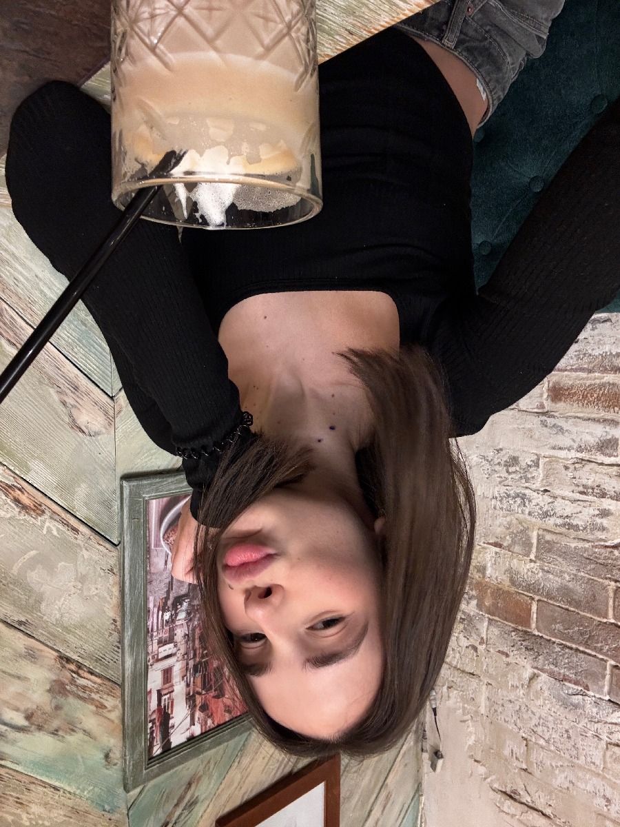 Fresh photos, fresh mood — Tina online in Guangzhou